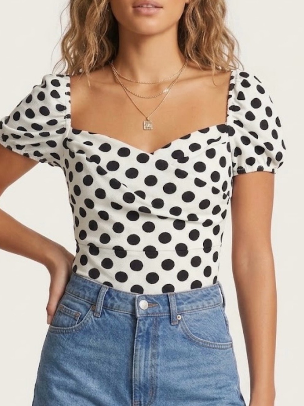 SHEIN White and Black Polka Dot Puff-Sleeve Sweetheart Crop Top
